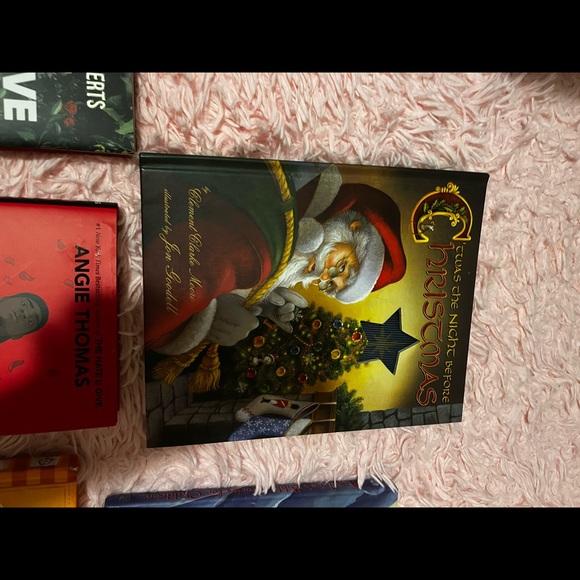 Books - Picture 15 of 16